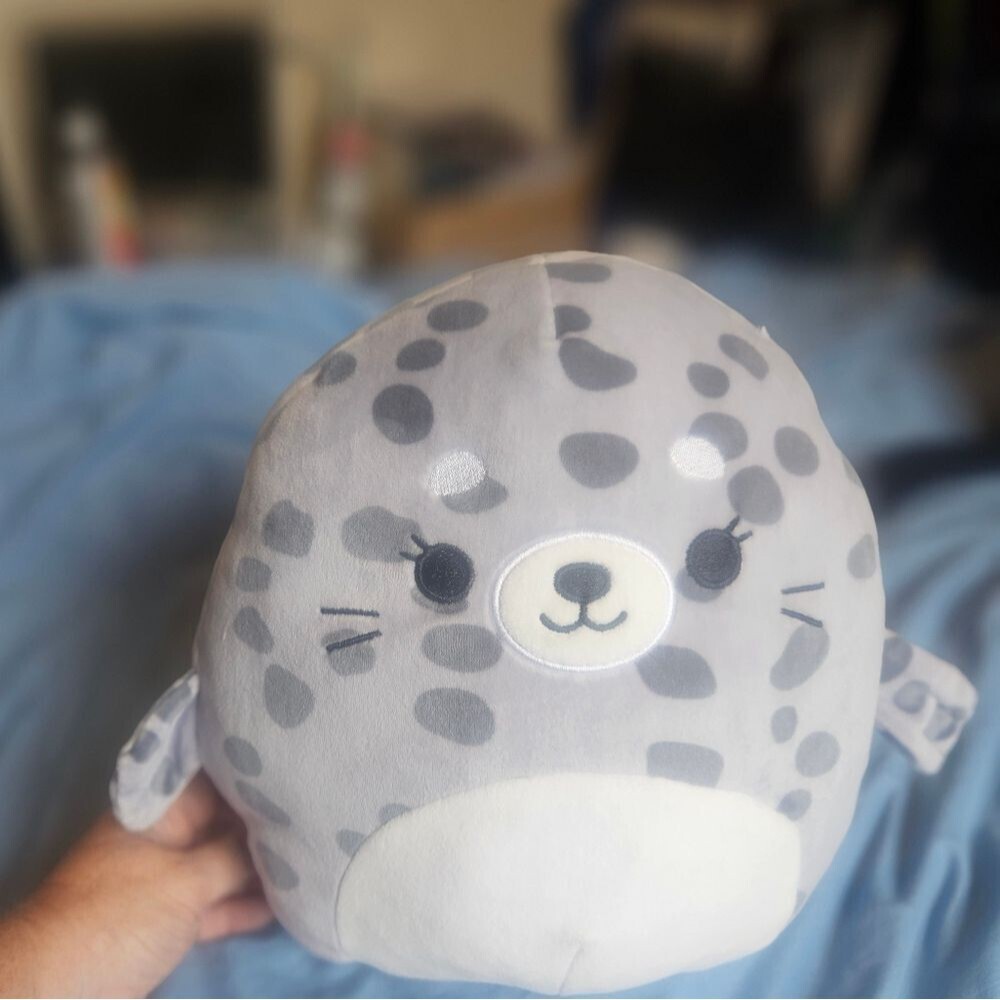 Squishmallow- Isis the Seal- 12 in.
